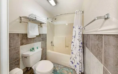 Best Western Harbour Inn & Suites- Sunset Beach