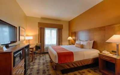 Best Western Plus Delta Inn & Suites