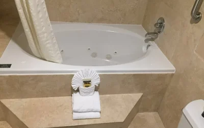 Best Western Plus Marina Shores Hotel