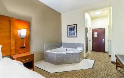 Comfort Inn & Suites Near Bethel College