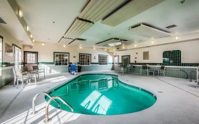 Country Inn & Suites by Radisson, Salina, KS