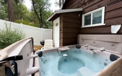 Grizzly Bear - Cozy 1 Bedroom, Couples, Hot Tub, Fenced Yard