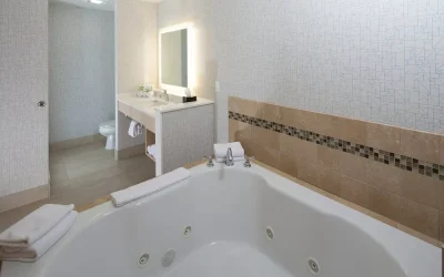 Holiday Inn Express & Suites Monroe by IHG