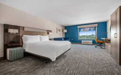 Holiday Inn Express & Suites San Diego