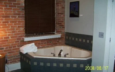 Lancaster Arts Hotel