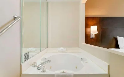 Quality Inn & Suites Monroe