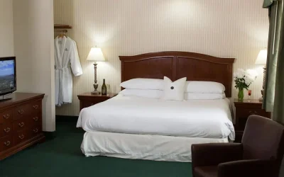 Rogue Regency Inn & Suites