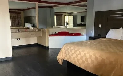 Thunderbird Lodge