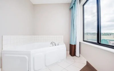 Wyoming hotels with Jacuzzi in room